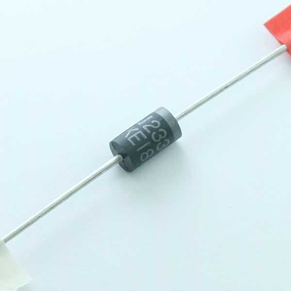 1.5KE39CA Diode Bidirectionnel TVS 33.3V 1500kW DO-201 Littelfuse RoHS