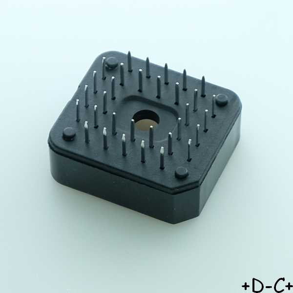 Support PLCC 32 broches 2.54mm On-Shore Technology - Distri-Compo