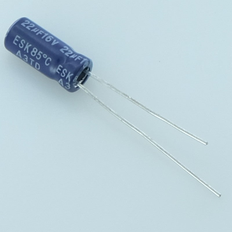 Condensateur 22µF 16V 5x11mm pas2 85° 20% ESK226M016AC3AA Kemet