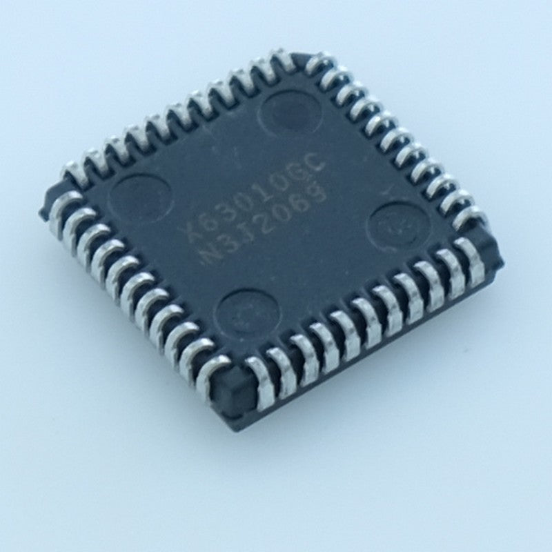 PSD313B-90JI Périphérique programmable pour MCU Flash 1Mbit SRAM PLCC-44 STM