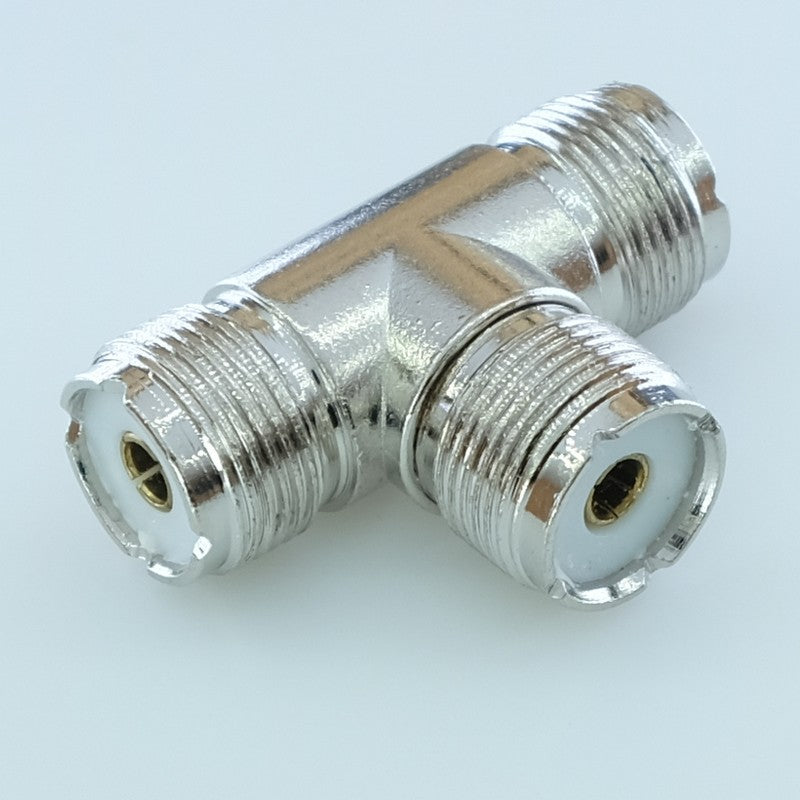 Adaptateur en TE UHF femelle vers 2 UHF femelle