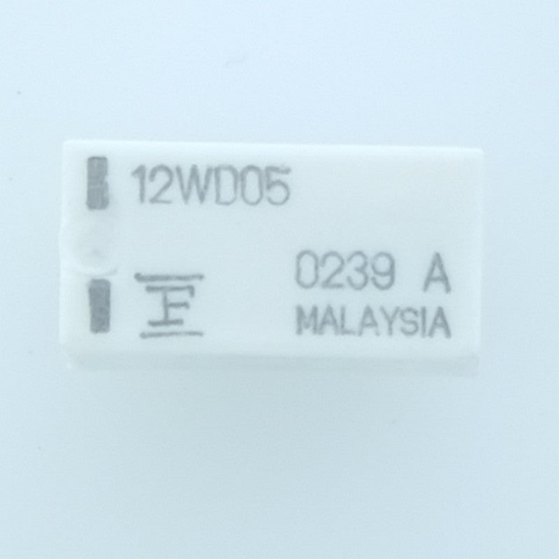 12WD05 Relais miniature DPDT (2RT) bobine 12VDC Fujitsu