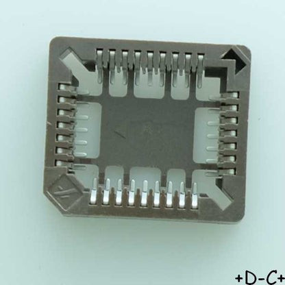 Support PLCC SMD 32 broches 1.27mm 69802-132LF Amphenol