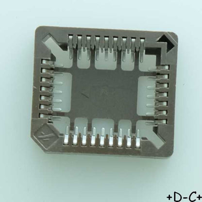 Support PLCC SMD 32 broches 1.27mm 69802-132LF Amphenol