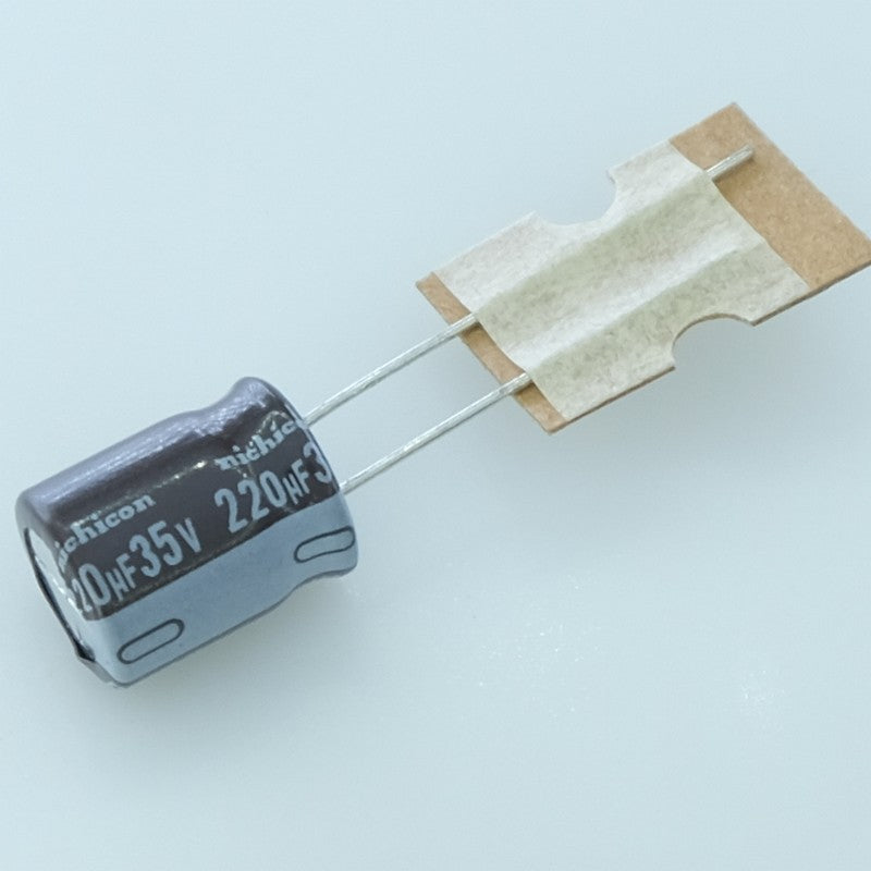 Condensateur 220µF 35V électrolytique 13x10mm 105° Nichicon