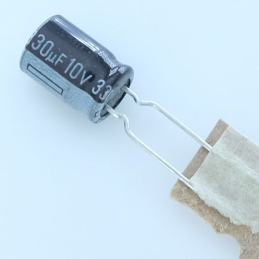 Condensateur 330µF 10V électrolytique 8x12mm pas5 105°