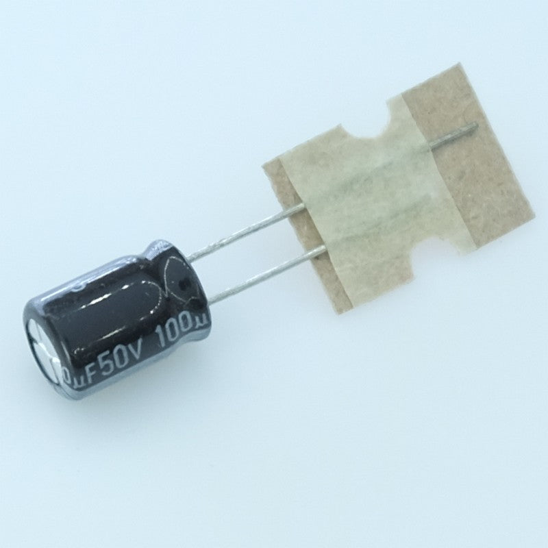 Condensateur 100µF 50V électrolytique 12x8mm 105°