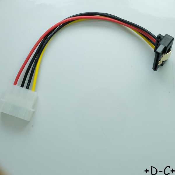 Cordon Molex 4 broches mâle SATA coude 15 broches femelle 15cm 60121 Delock