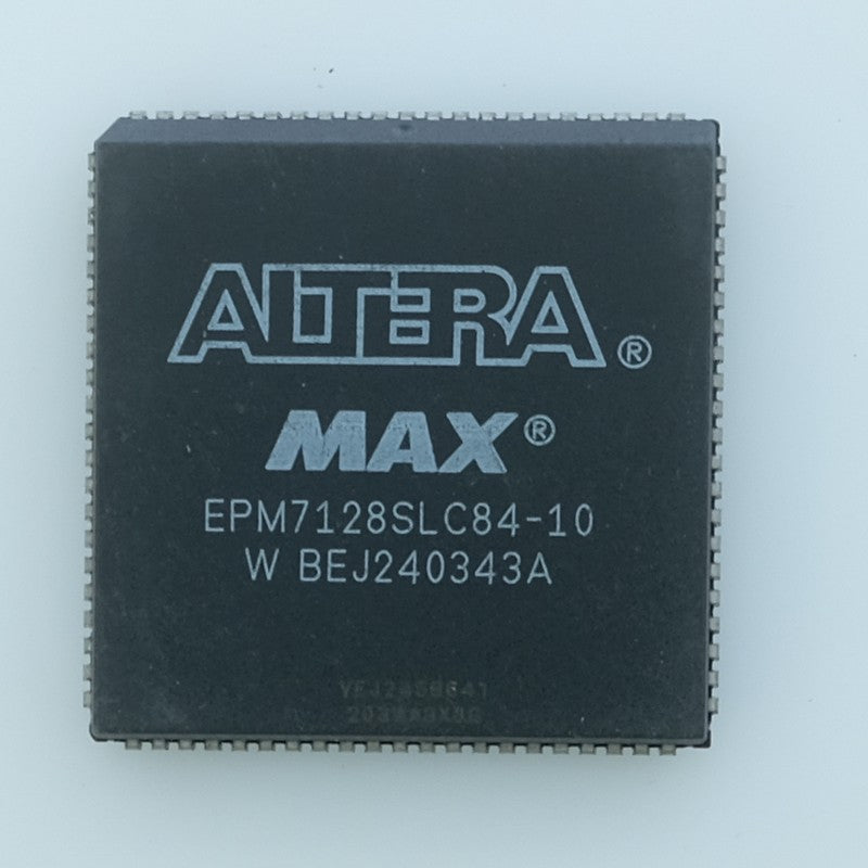 EPM7128SLC CPLD MAX 7000S 128 macrocellules 68E/S 10ns PLCC-84 Altera