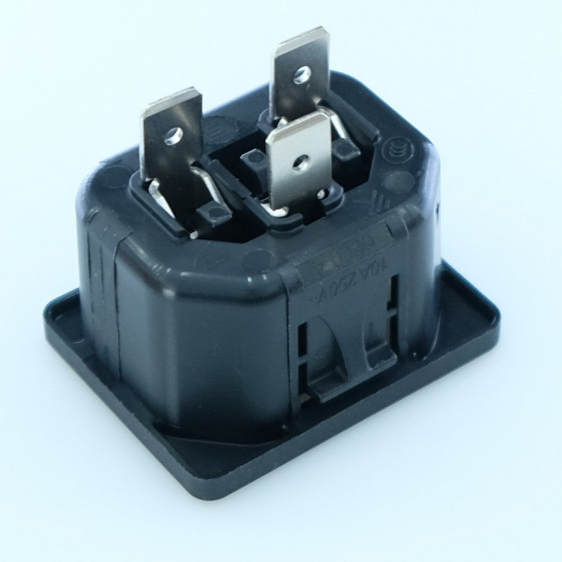 Connecteur IEC femelle encliquetable 15A 250VAC  6600.4315 Schurter