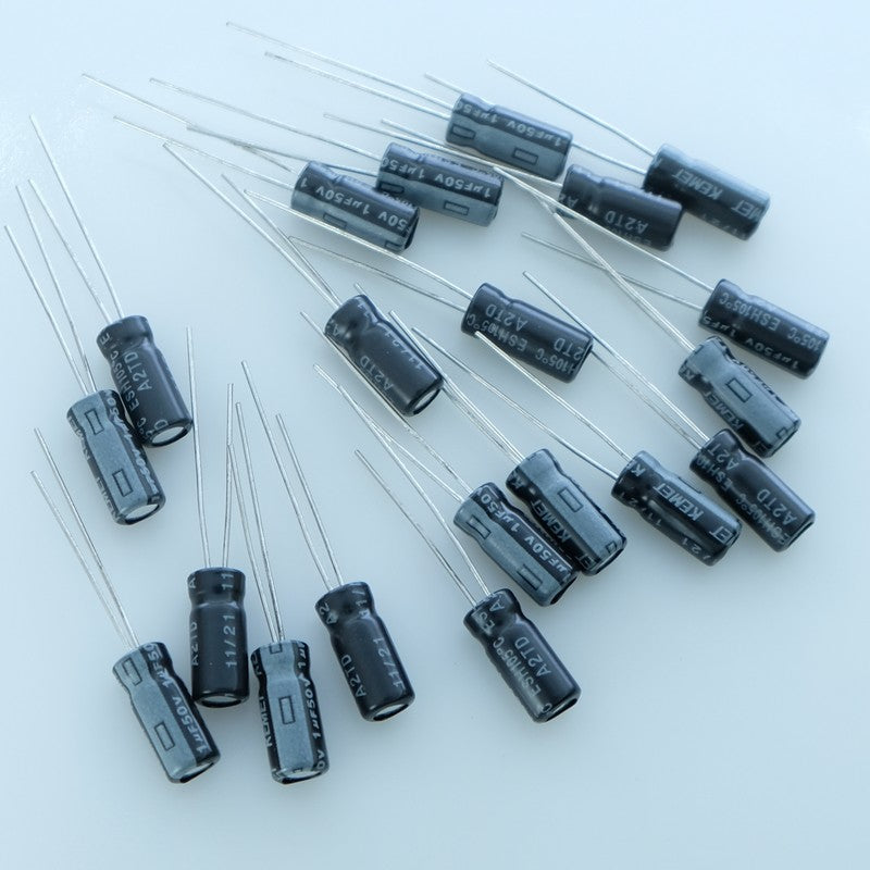 Condensateur 1µF 50V 5x11mm pas2 105° ESH ESH105M050AC3AA Kemet (lot de 20) - Distri-Compo