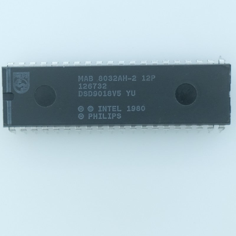 MAB8032AH-2 Microcontrôleur 8 bits compatible 8052 DIP-40 Philips
