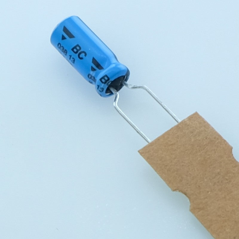 Condensateur 2.2µF 63V 5x11mm pas2 85° 038RSU 2500h MAL203838228E3 Vishay