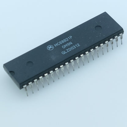 MC68B21P PIA – Peripheral Interface Adapter DIP-40 Motorola