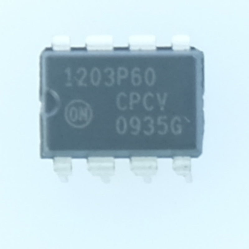 NCP1203P60 Contrôleur PWM courant-mode Flyback 60kHz 250mA 16V DIP-08 Motorola