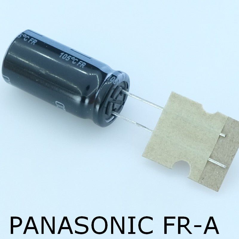 Condensateur 3300µF 16V 12.5x30mm pas5 105° FR-A 10000h EEUFR1C332L Panasonic