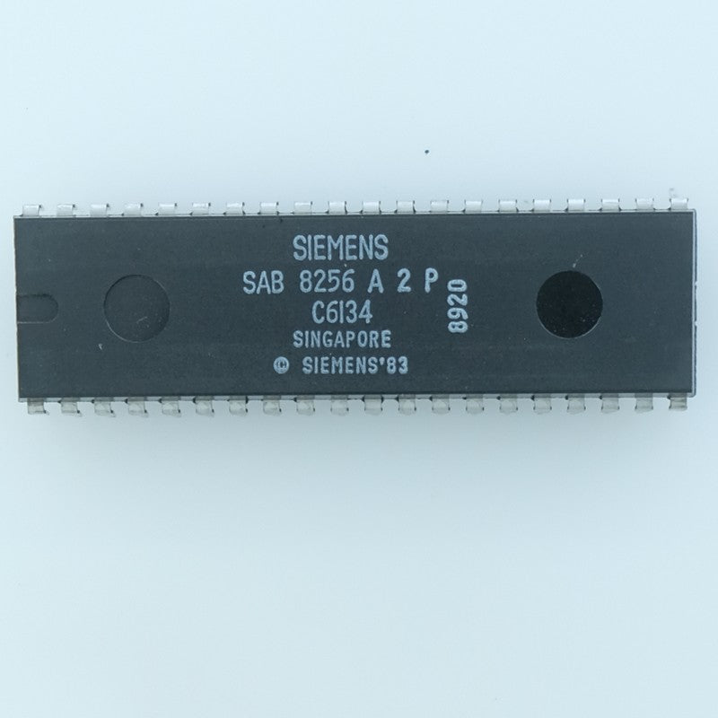 SAB8256A2P Contrôleur de communication série MUART DIP-40 Siemens