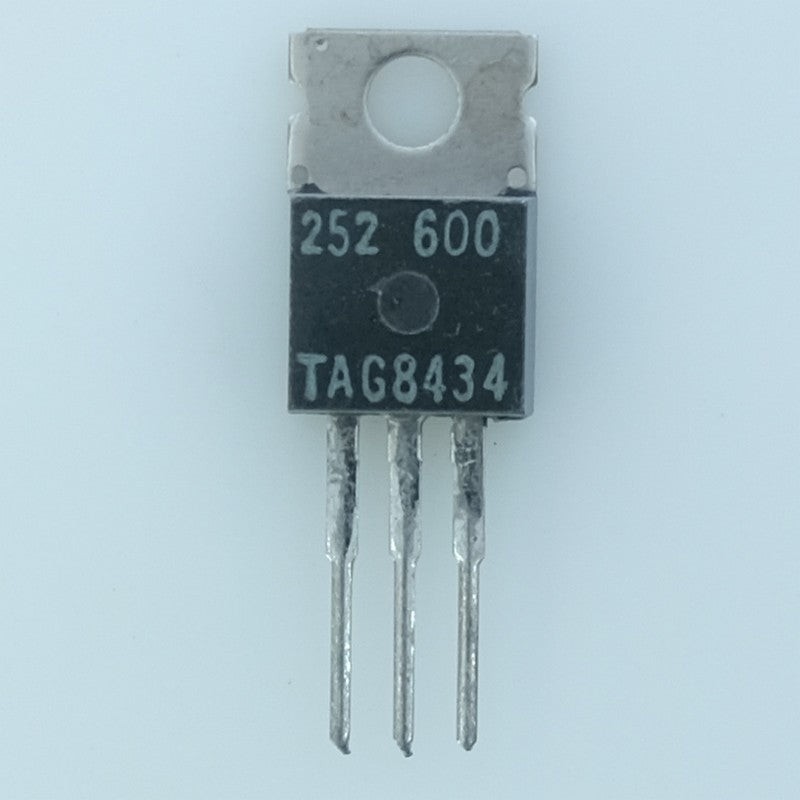 TAG252-600 Triac 25A 600V IGT 35 à 50mA TO-220