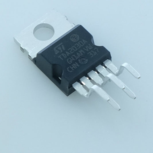 TDA2030AV Amplificateur pentawatt-5  STM