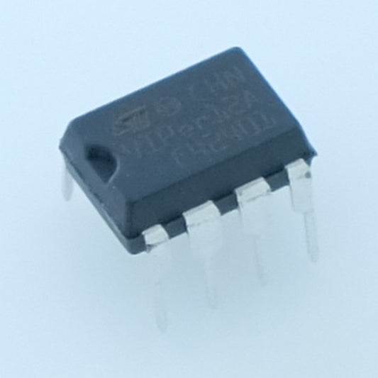 VIPER12ADIP-E Regulateur SMPS DIP-8 STM